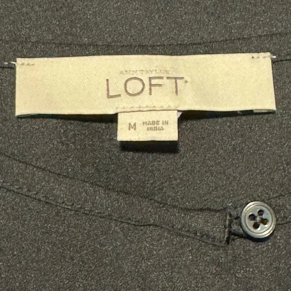 Ann Taylor LOFT Women’s Medium Black Short Sleeved Blouse - Picture 4 of 6